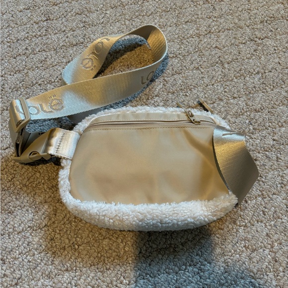 Lole Sherpa Belt Bag - Picture 6 of 7
